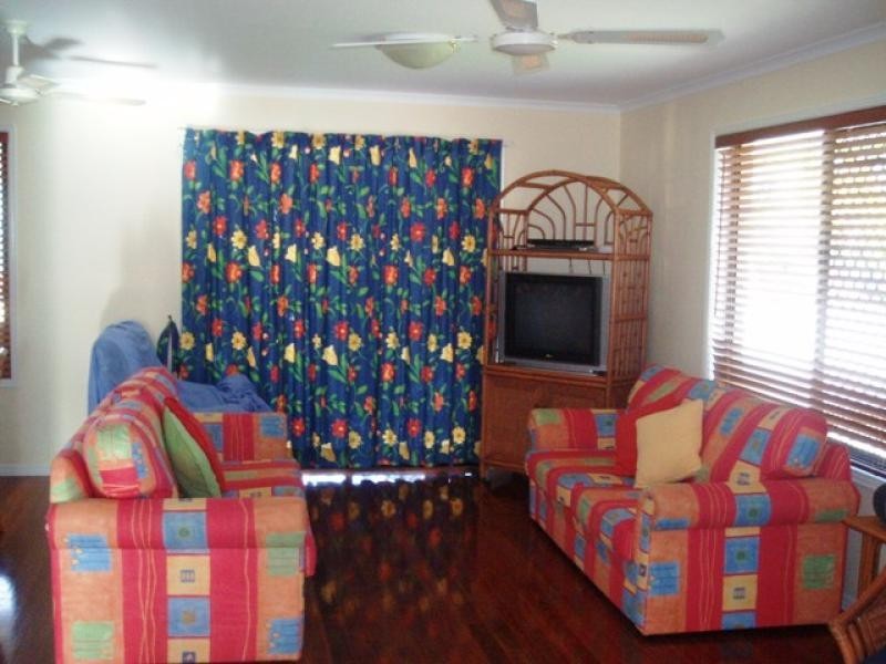 77 Burrum Street, Burrum Heads QLD 4659