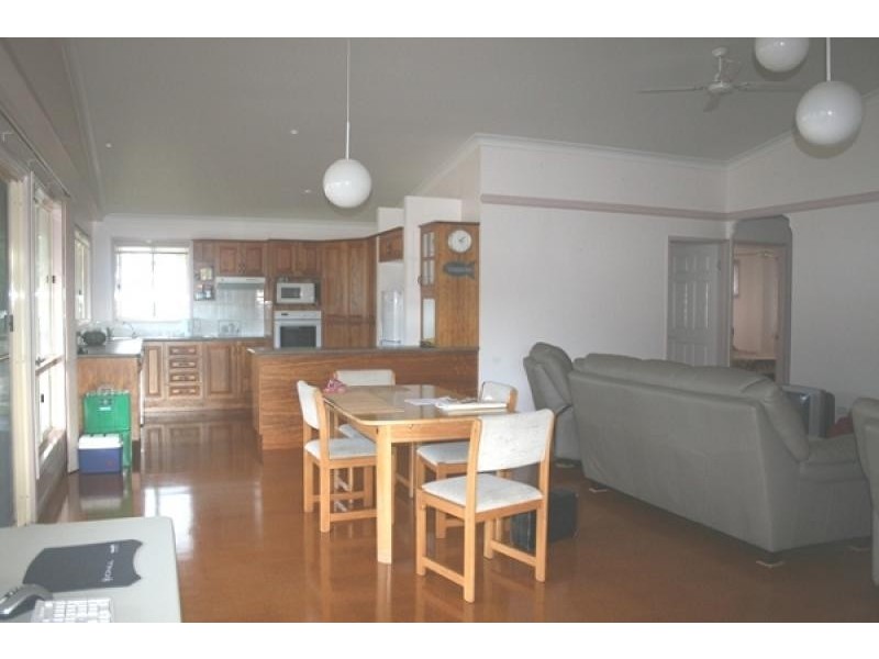 14 Travis Road, Burrum Heads QLD 4659
