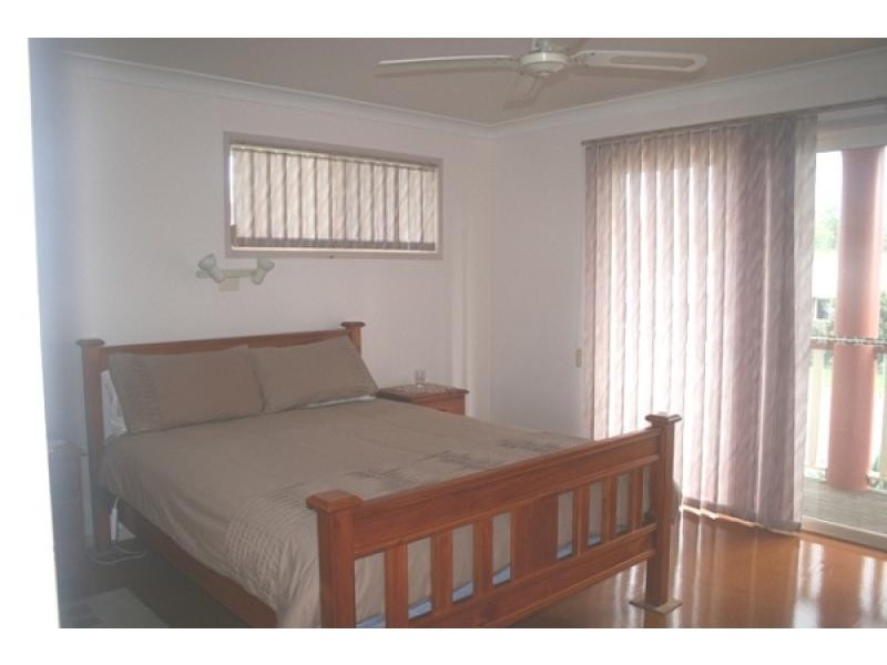 14 Travis Road, Burrum Heads QLD 4659