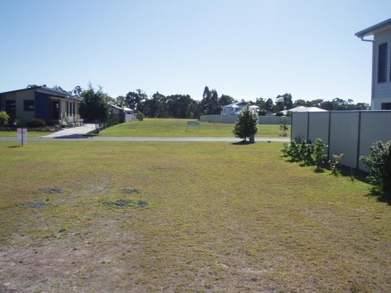 12 Traviston Way, Burrum Heads QLD 4659