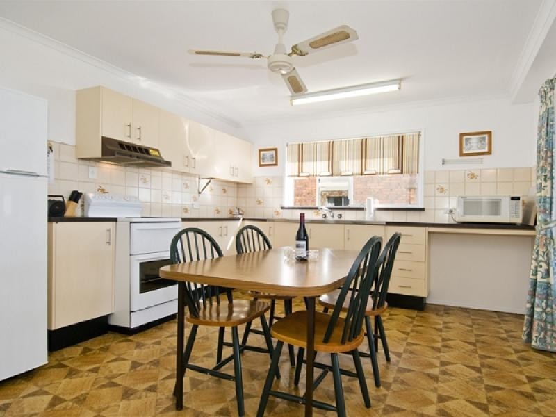 6 Burrum Street, Burrum Heads QLD 4659