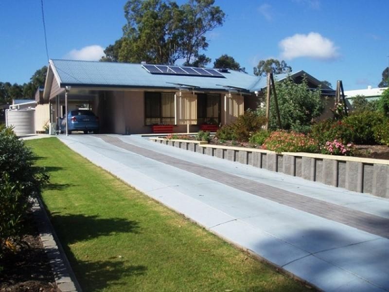 6 PRAWLE STREET, Howard QLD 4659
