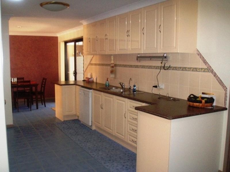 6 PRAWLE STREET, Howard QLD 4659