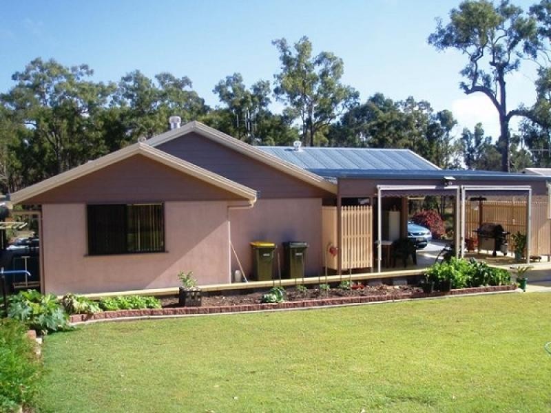 6 PRAWLE STREET, Howard QLD 4659