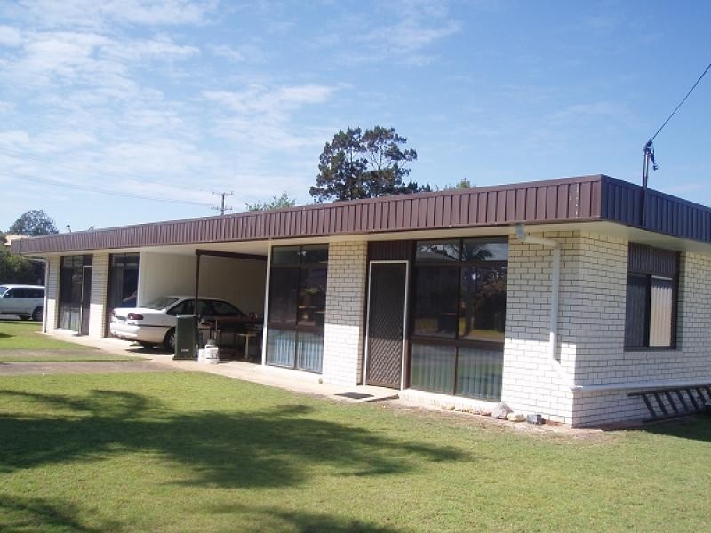 69 Riverview Dr, Burrum Heads QLD 4659