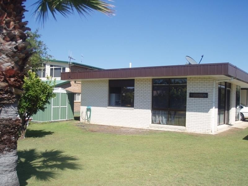 69 Riverview Dr, Burrum Heads QLD 4659