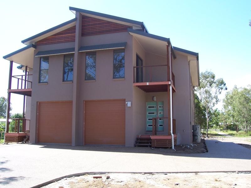 Unit 2/9 Burrum Street, Burrum Heads QLD 4659