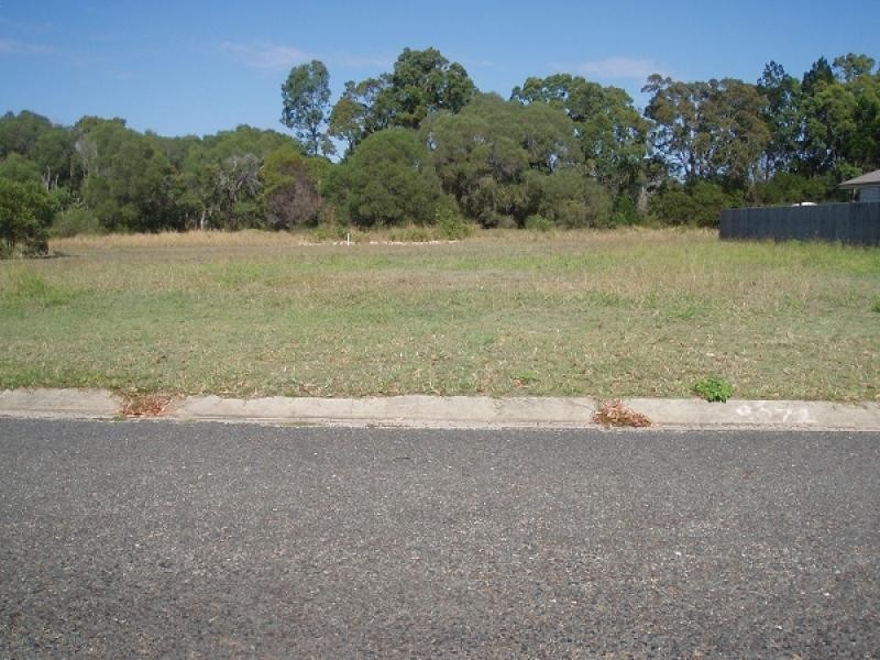 11 Lakes Blvd, Burrum Heads QLD 4659