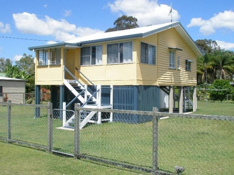 6 Ross Street, Burrum Heads QLD 4659