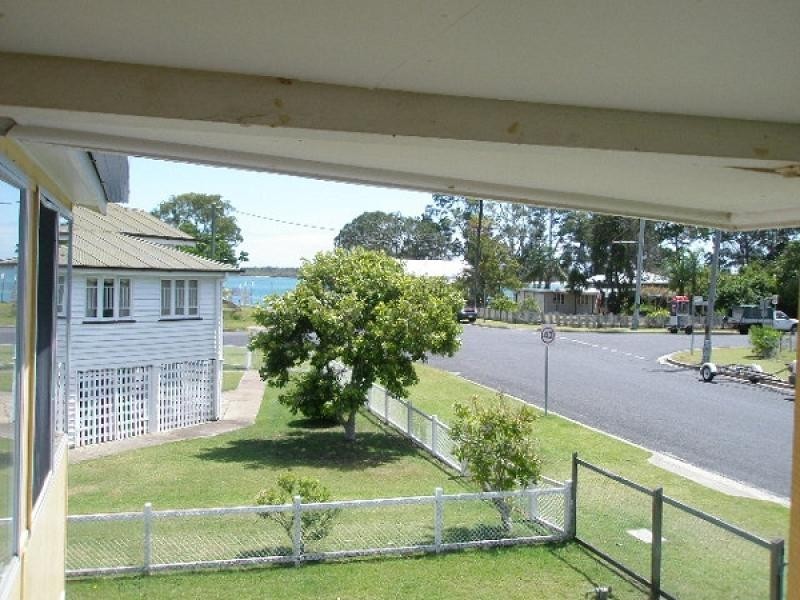 6 Ross Street, Burrum Heads QLD 4659