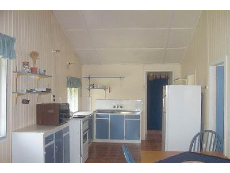 6 Ross Street, Burrum Heads QLD 4659