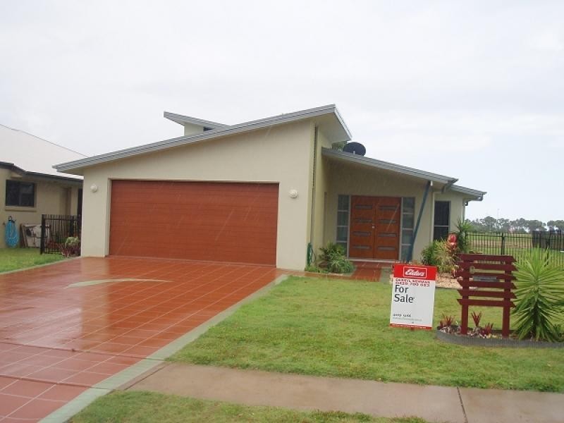 8 Barramundi Drive, Burrum Heads QLD 4659