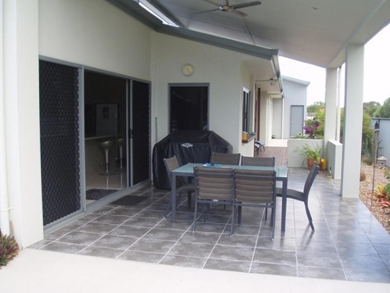 42 TRAVISTON WAY, Burrum Heads QLD 4659