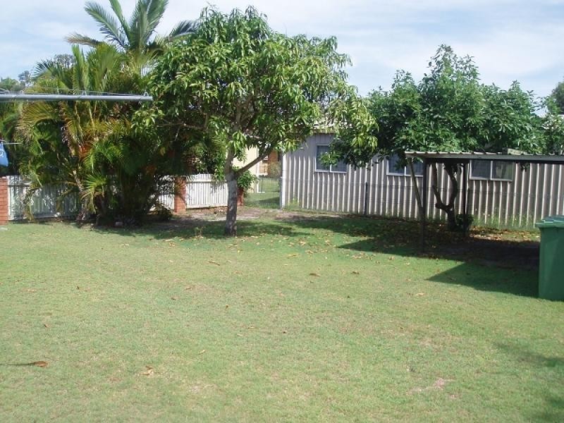 17 Hoffman Street, Burrum Heads QLD 4659