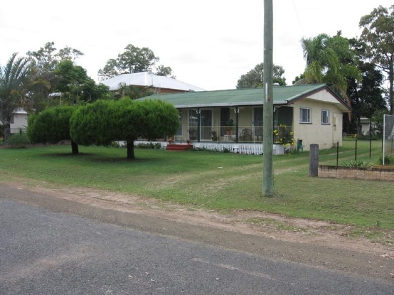 17 Howard Street, Burrum Heads QLD 4659