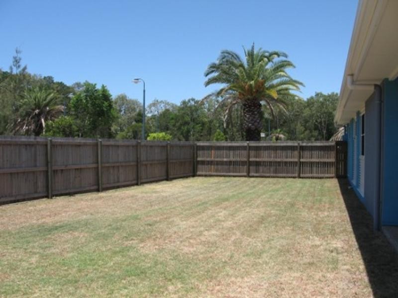 1 Oyster Court, Toogoom QLD 4655