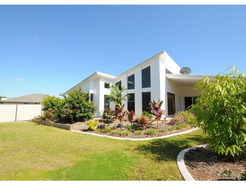 16 Noeme Street, Burrum Heads QLD 4659