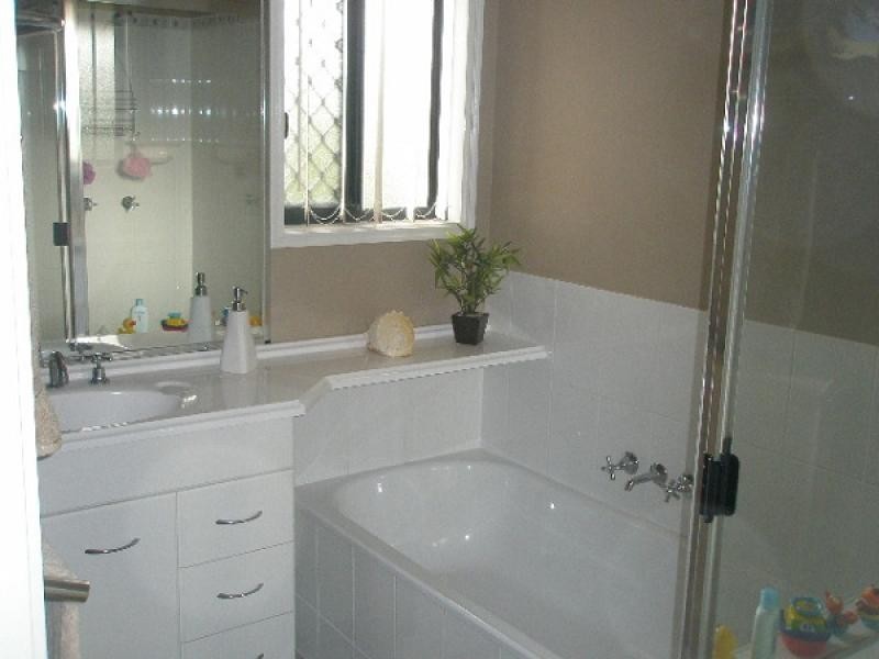 23 Lakes Boulevard, Burrum Heads QLD 4659