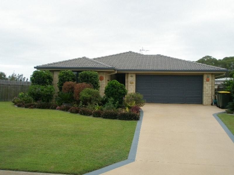 23 Lakes Boulevard, Burrum Heads QLD 4659