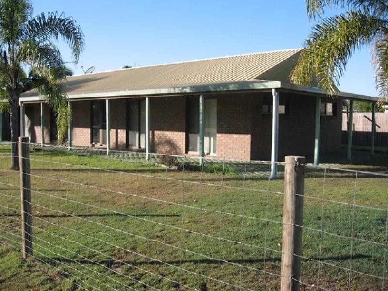 2 Lakes Boulevard, Burrum Heads QLD 4659