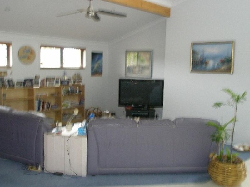 11 Warringal Court, Burrum Heads QLD 4659