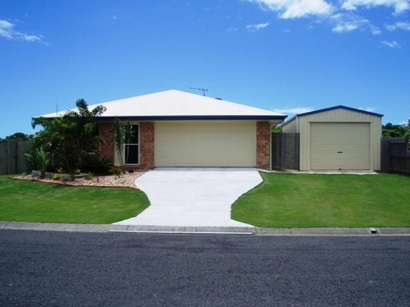 1 Silverleaf Tce, Toogoom QLD 4655