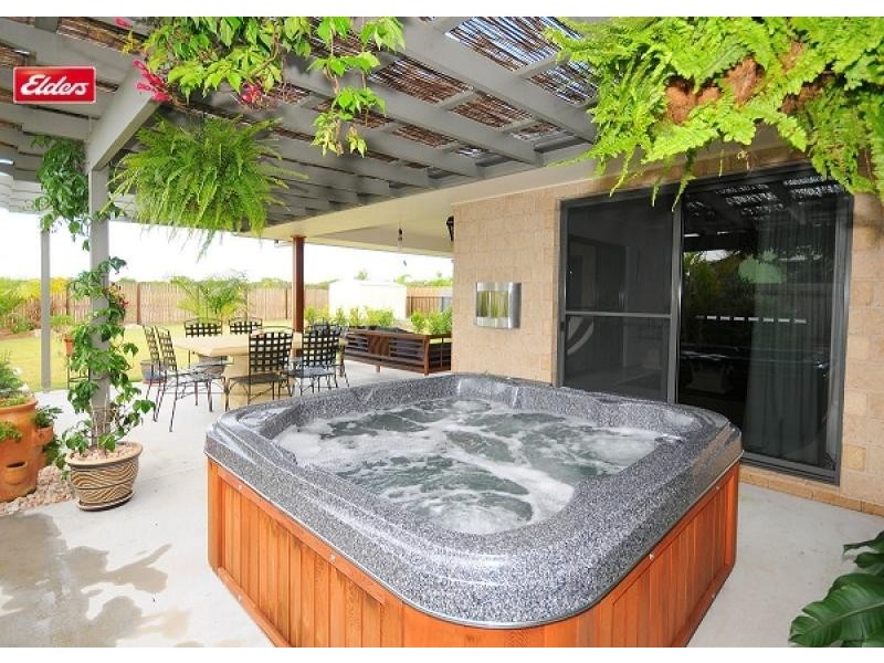 24 Traviston Way, Burrum Heads QLD 4659