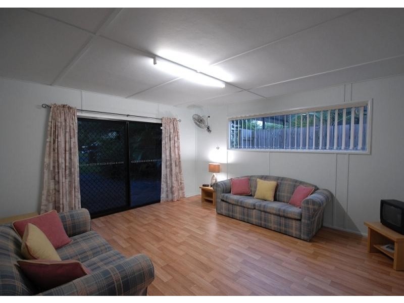 18 Ries Road, Toogoom QLD 4655
