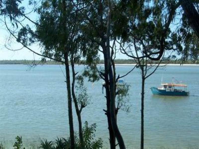 54 BURRUM ST, Burrum Heads QLD 4659