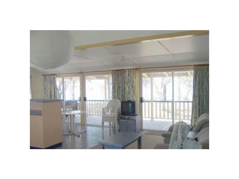 60 Burrum St, Burrum Heads QLD 4659