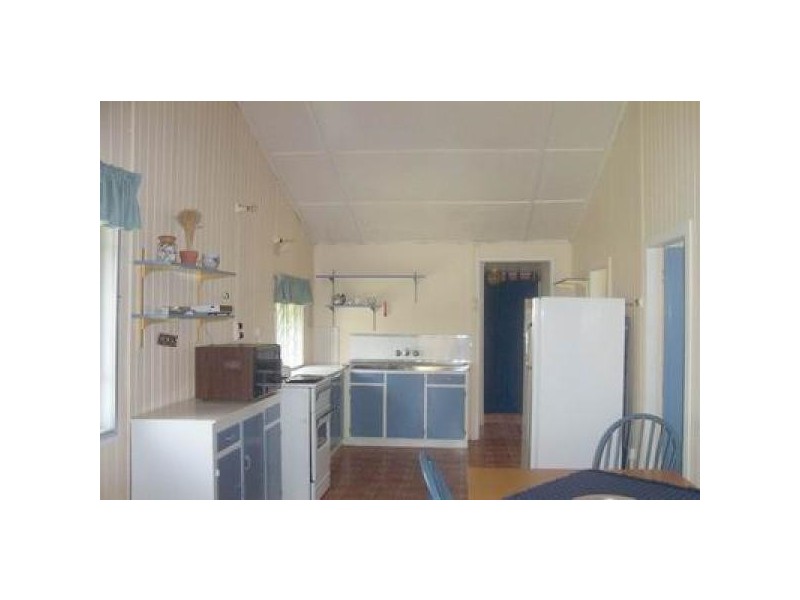 6 Ross Street, Burrum Heads QLD 4659