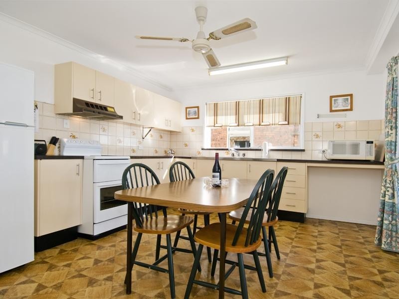 6 Burrum Street, Burrum Heads QLD 4659