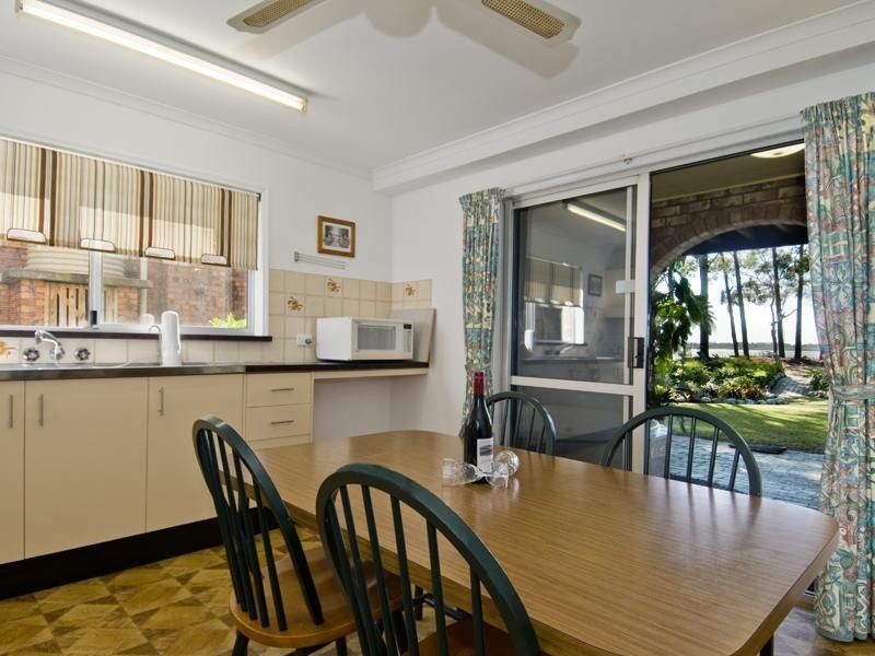 6 Burrum Street, Burrum Heads QLD 4659