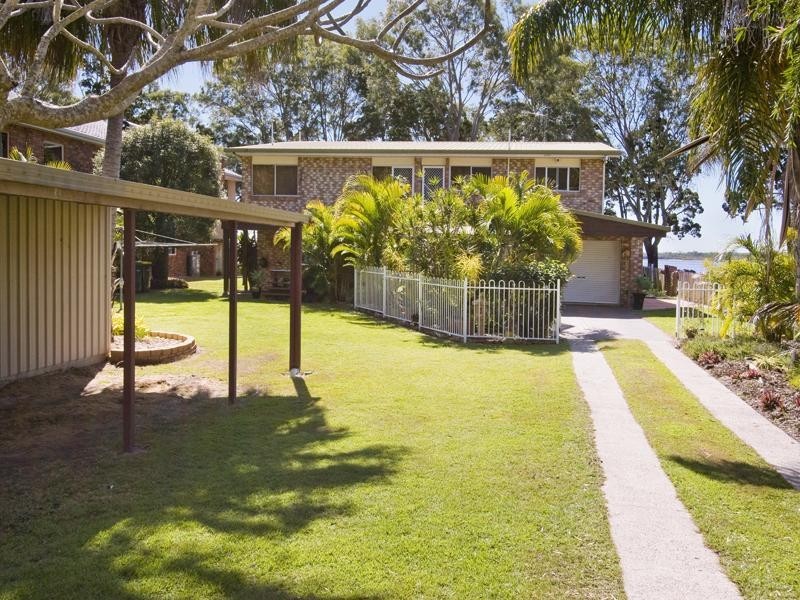 6 Burrum Street, Burrum Heads QLD 4659