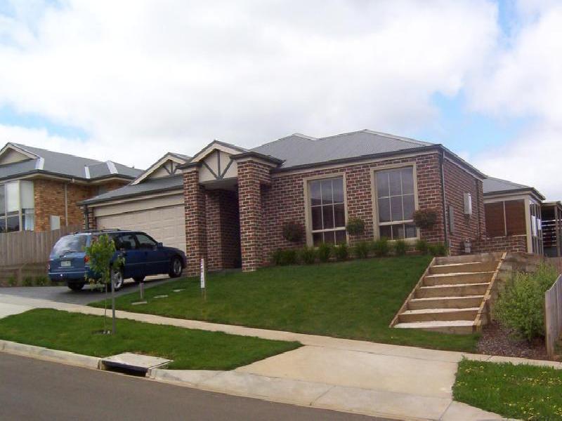 3 TULIP COURT, Warragul VIC 3820