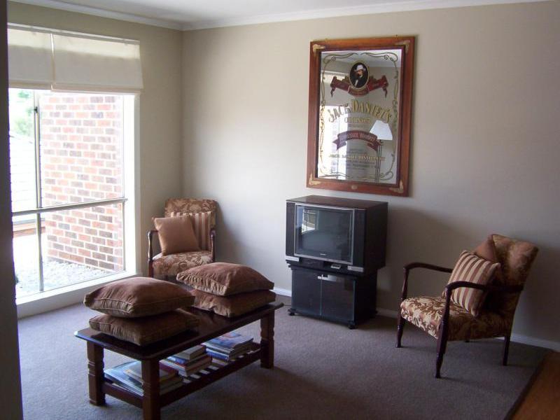 3 TULIP COURT, Warragul VIC 3820