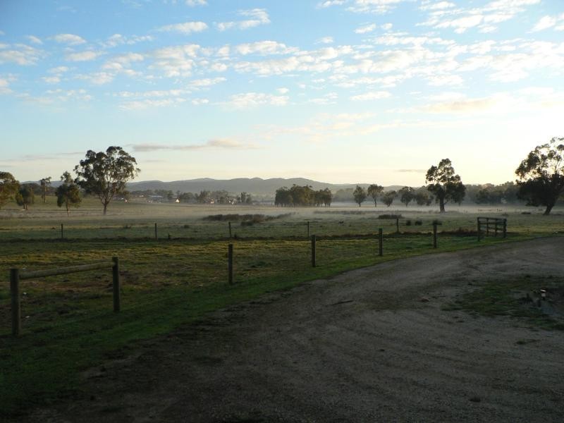 9 MYERS ROAD, Drouin VIC 3818