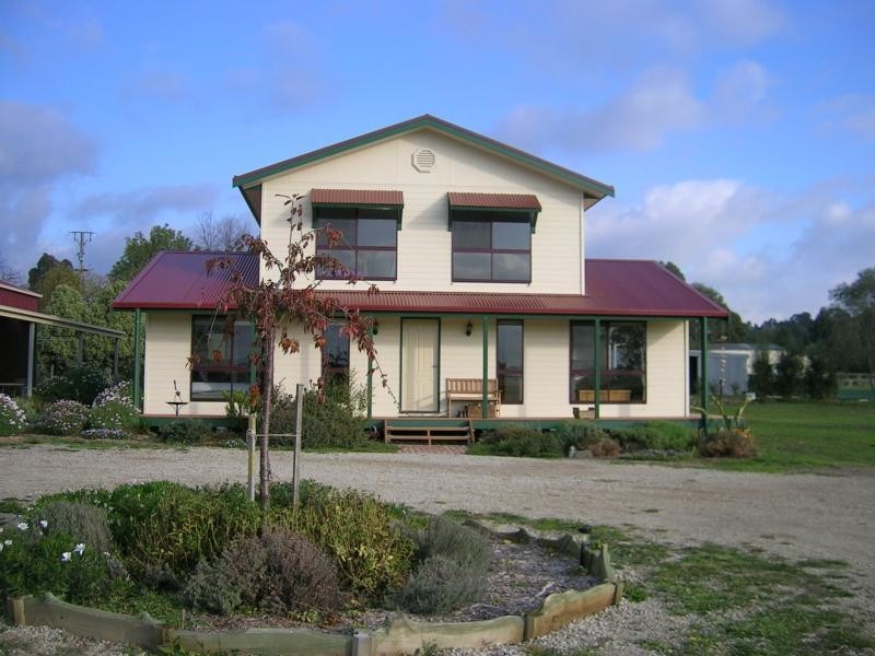 9 MYERS ROAD, Drouin VIC 3818