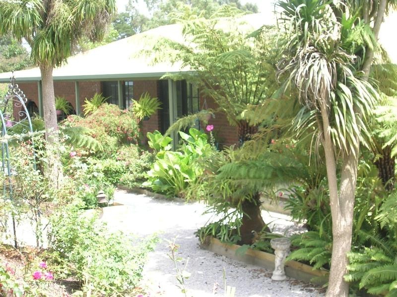 54 Thompson Road, Drouin South VIC 3818