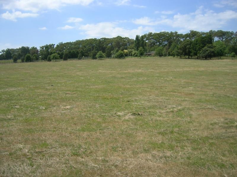 54 Thompson Road, Drouin South VIC 3818