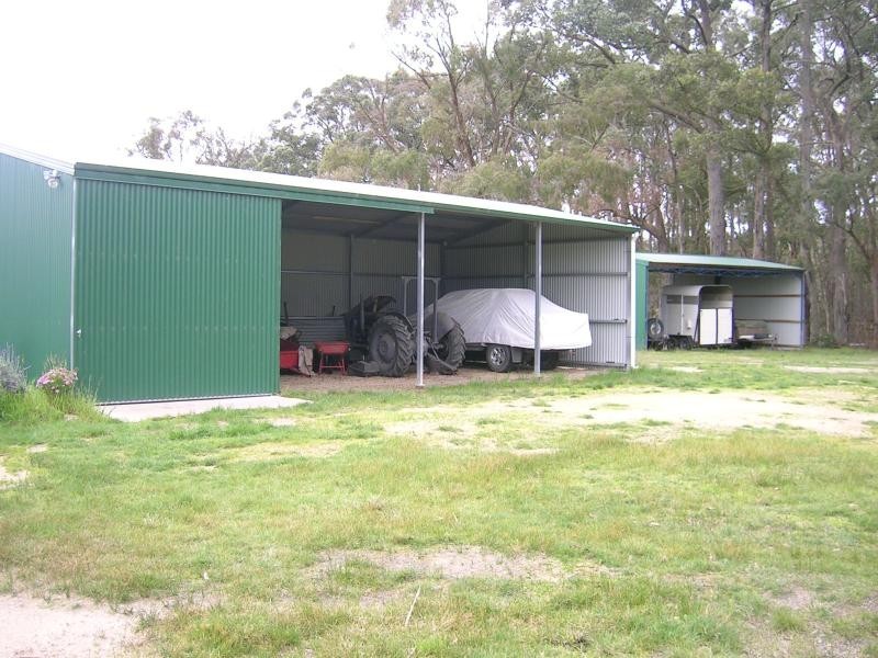 265 Sanders Road, Garfield North VIC 3814