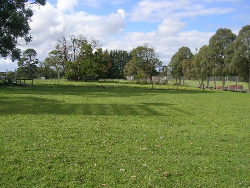 39 Railway Avenue, Darnum VIC 3822