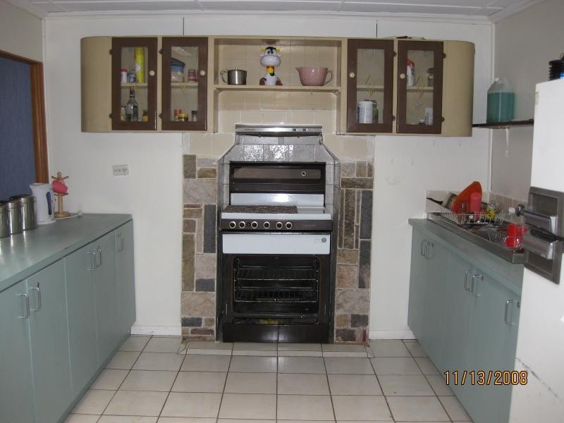 32 Railway Avenue, Drouin VIC 3818