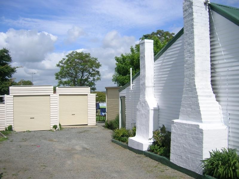 32 Railway Avenue, Drouin VIC 3818