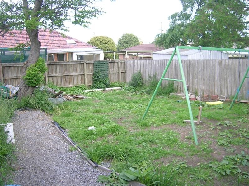 32 Railway Avenue, Drouin VIC 3818