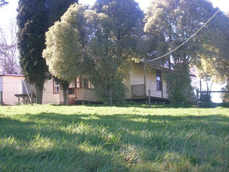 121 East West Road, Nilma VIC 3821