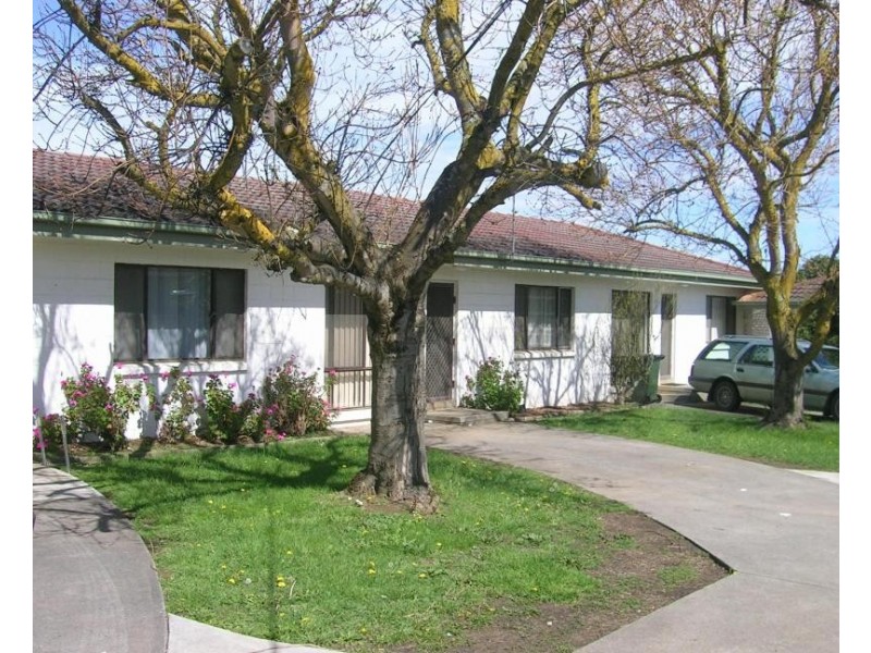 Unit 1 ,2,3/93 Brandy Creek Road, Warragul VIC 3820