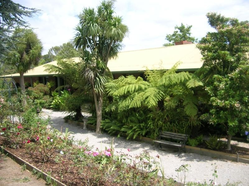 54 Thompson Road, Drouin South VIC 3818