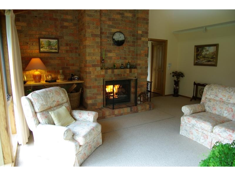 65 Fowlers Road, Ellinbank VIC 3821