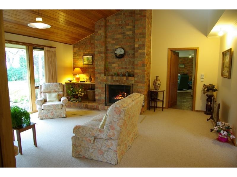 65 Fowlers Road, Ellinbank VIC 3821